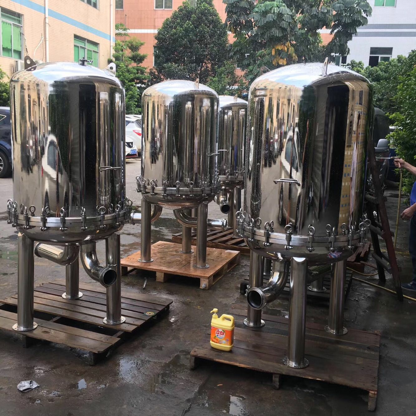 不銹鋼精密過濾器的濾芯數(shù)量有多少？